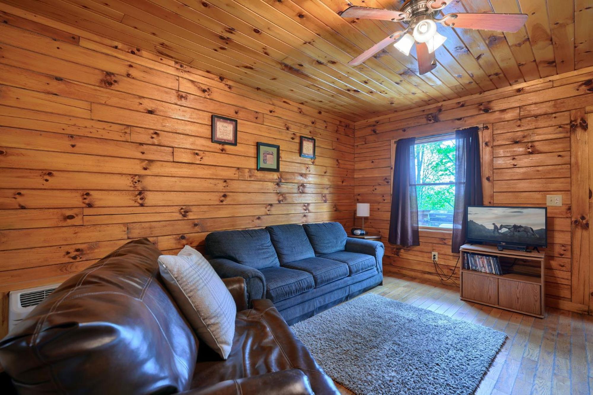 Blue Rose Cabins - Pine Ridge Cabin Logan Exterior foto